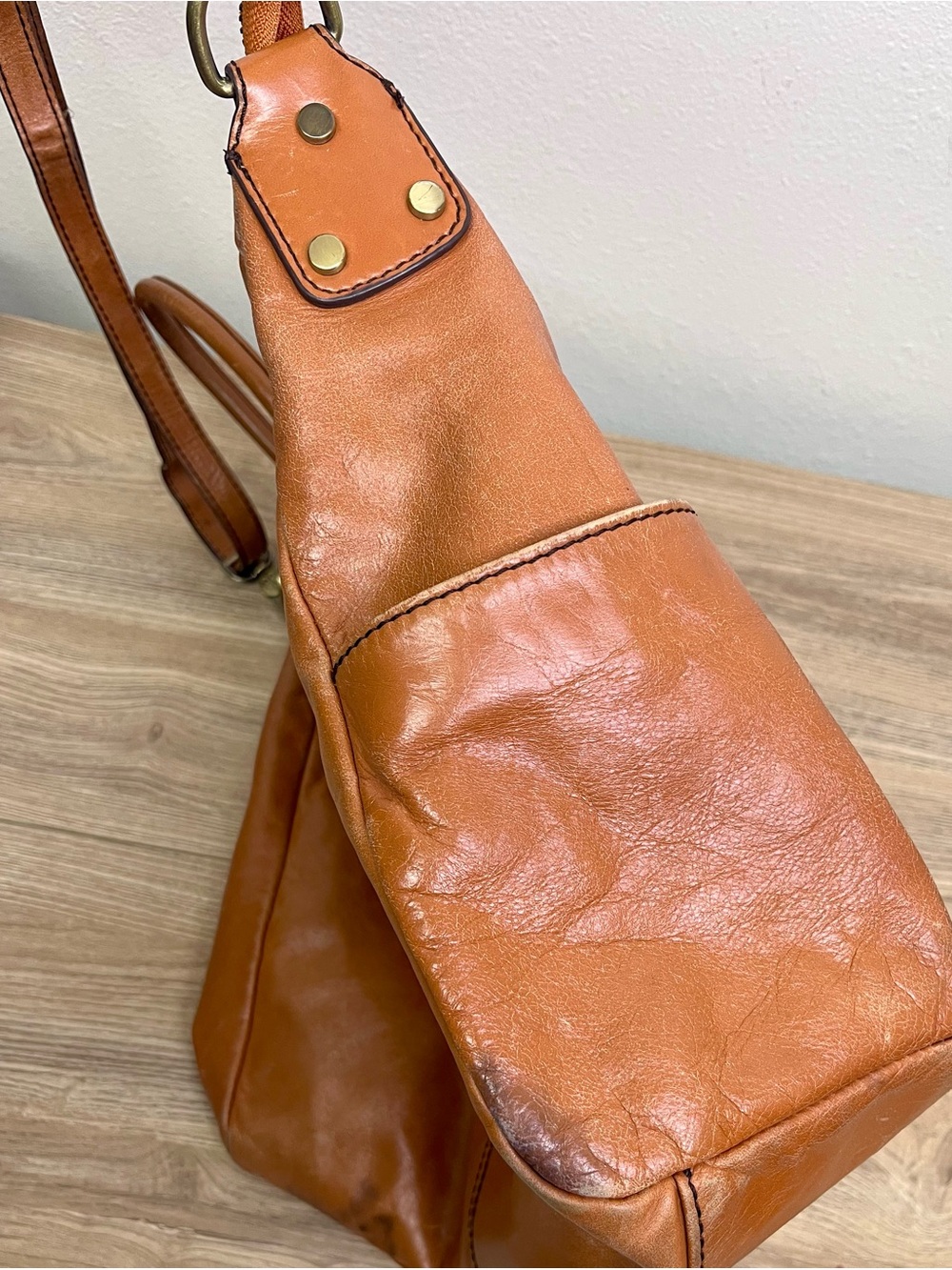 HOBO Sheila Medium Satchel - Picture 8 of 10